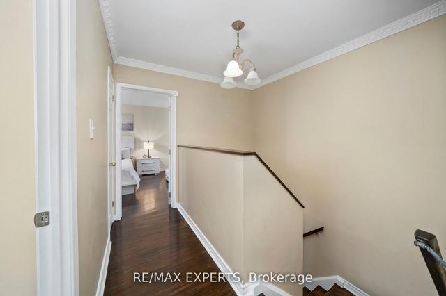 856 - 30 Tandridge Cres, Townhouse with 3 bedrooms, 1 bathrooms and 1 parking in Toronto ON | Image 3