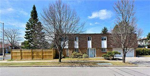 8 Trudy Rd, House semidetached with 3 bedrooms, 2 bathrooms and 4 parking in Toronto ON | Image 1