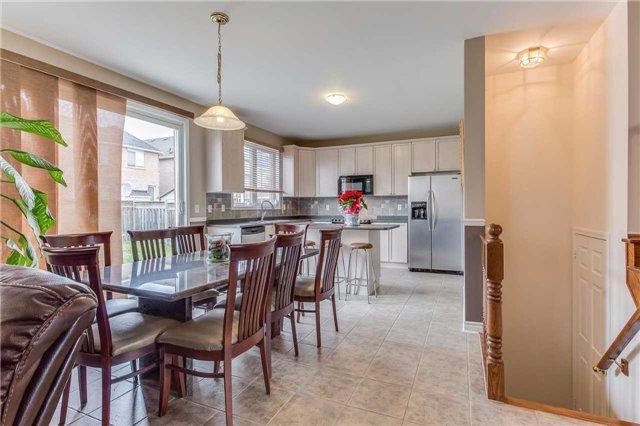 2 Ranger Cres, House detached with 4 bedrooms, 3 bathrooms and 4 parking in Brampton ON | Image 9
