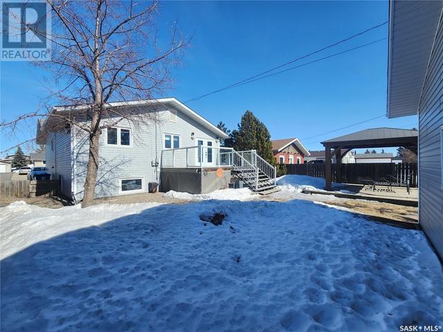 733 8th Avenue W, House detached with 4 bedrooms, 2 bathrooms and null parking in Melville SK | Image 5