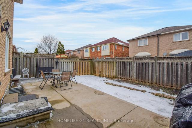 96 Mosley Cres, House detached with 4 bedrooms, 5 bathrooms and 5.5 parking in Brampton ON | Image 33