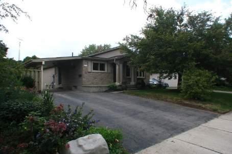 258 Shelley Dr, House detached with 6 bedrooms, 2 bathrooms and 3 parking in Kitchener ON | Image 2