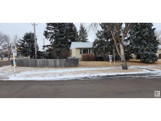 9705 & 9703   68 Av Nw, House detached with 4 bedrooms, 2 bathrooms and null parking in Edmonton AB | Image 1