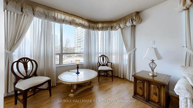 206 - 1121 Steeles Ave W, Condo with 2 bedrooms, 2 bathrooms and 1 parking in Toronto ON | Image 6