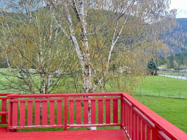 4512 48th Street, House detached with 2 bedrooms, 1 bathrooms and 6 parking in Central Kootenay B BC | Image 28