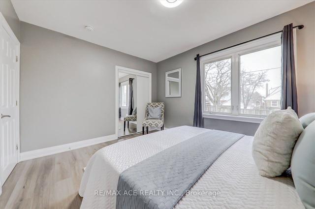 35 Vauxhall Dr, House detached with 3 bedrooms, 4 bathrooms and 3 parking in Toronto ON | Image 11
