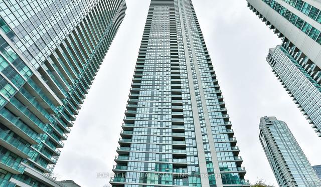 2605 - 18 Harbour St, Condo with 2 bedrooms, 2 bathrooms and 1 parking in Toronto ON | Image 7
