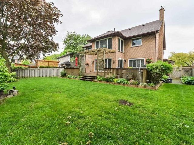 11 Vale Cres, House detached with 4 bedrooms, 3 bathrooms and 2 parking in Ajax ON | Image 18