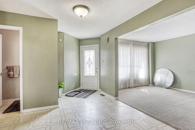 824 Lavis St, House detached with 4 bedrooms, 3 bathrooms and 4 parking in Oshawa ON | Image 12