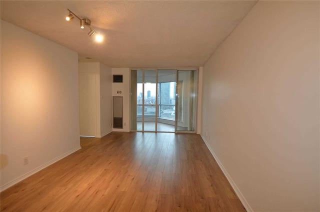 2108 - 10 Yonge St, Condo with 1 bedrooms, 1 bathrooms and 1 parking in Toronto ON | Image 1