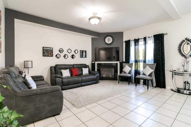 1244 Mcmullen Cres, House detached with 4 bedrooms, 4 bathrooms and 2 parking in Milton ON | Image 5