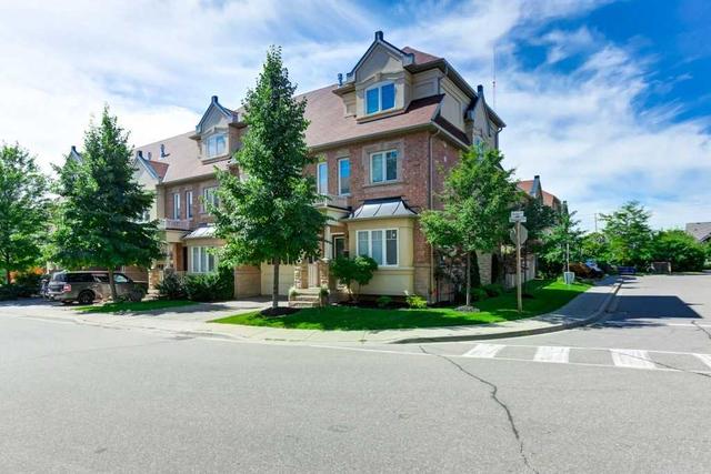 960 Toscana Pl, House attached with 3 bedrooms, 4 bathrooms and 4 parking in Mississauga ON | Image 1