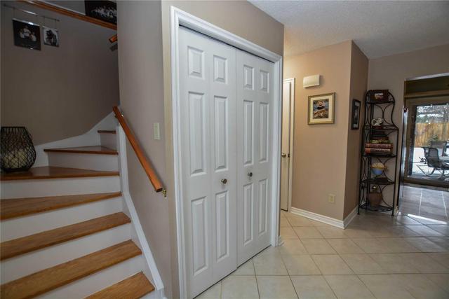 81 Seaborn Rd, House detached with 4 bedrooms, 2 bathrooms and 6 parking in Brampton ON | Image 3