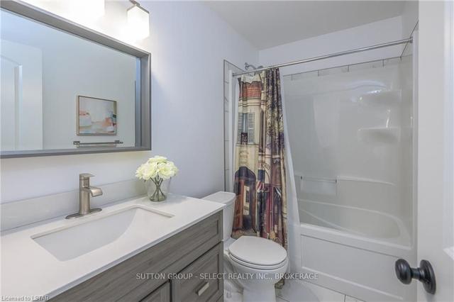 40 - 2215 Callingham Dr, Townhouse with 3 bedrooms, 3 bathrooms and 3 parking in London ON | Image 30