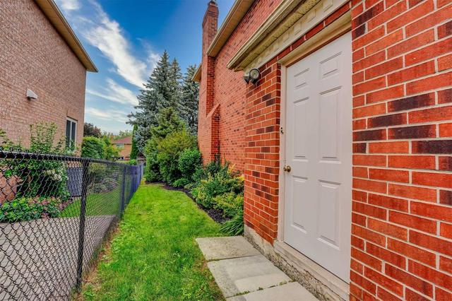 148 Kenpark Ave, House detached with 3 bedrooms, 4 bathrooms and 6 parking in Brampton ON | Image 17
