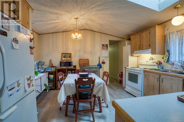 35 - 25 Maki Rd, House other with 2 bedrooms, 1 bathrooms and 4 parking in Nanaimo BC | Image 14