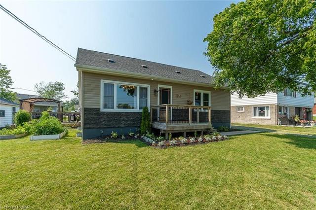 543 Walden Boulevard, House detached with 4 bedrooms, 1 bathrooms and 8 parking in Fort Erie ON | Image 3