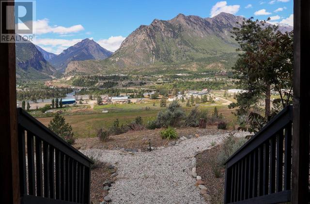 102 Pine Ridge Road, House detached with 2 bedrooms, 3 bathrooms and null parking in Lillooet BC | Image 32