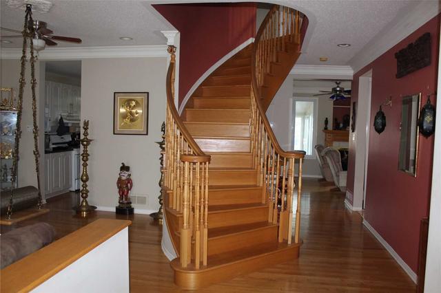 33 Tierney Dr, House detached with 4 bedrooms, 4 bathrooms and 6 parking in Ottawa ON | Image 38