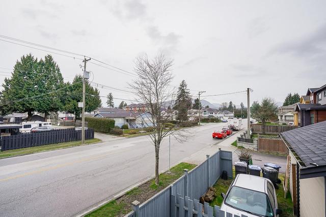 1893 Coquitlam Avenue, House detached with 5 bedrooms, 3 bathrooms and null parking in Port Coquitlam BC | Image 24