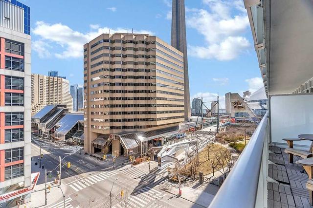 810 - 300 Front St W, Condo with 2 bedrooms, 2 bathrooms and 1 parking in Toronto ON | Image 10