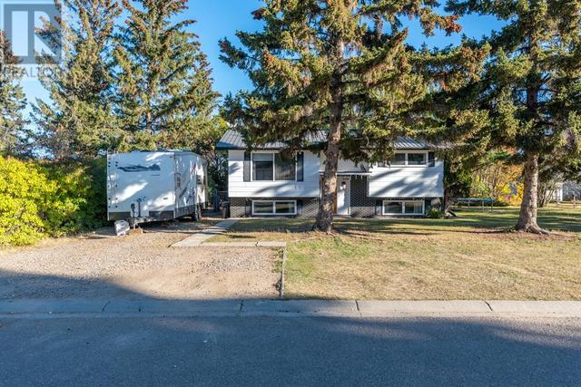 108 3 Avenue W, House detached with 4 bedrooms, 2 bathrooms and 1 parking in Neilburg SK | Image 32