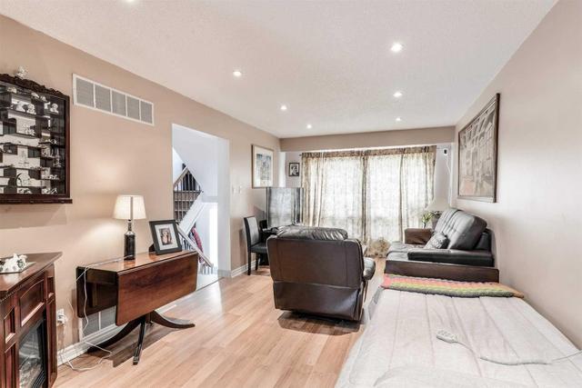 30 - 830 Stainton Dr, Townhouse with 3 bedrooms, 2 bathrooms and 1 parking in Mississauga ON | Image 3