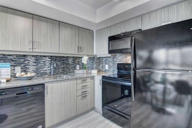 415 - 30 Meadowglen Pl, Condo with 1 bedrooms, 2 bathrooms and 1 parking in Toronto ON | Image 14