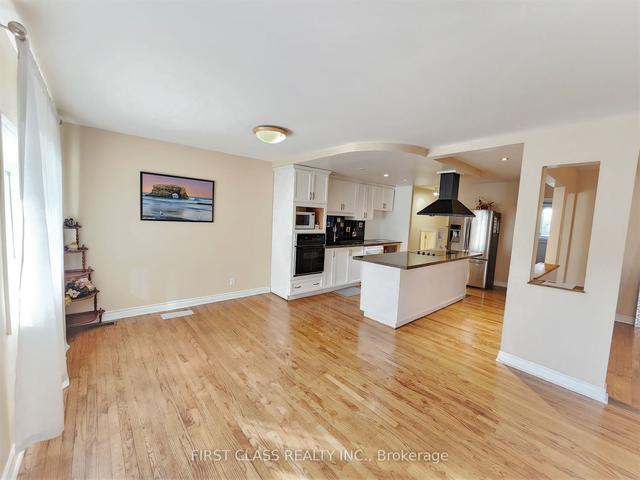 180 Cocksfield Ave, House detached with 3 bedrooms, 2 bathrooms and 8 parking in Toronto ON | Image 20