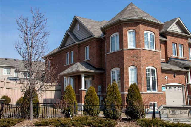 117 Naperton Dr, House attached with 4 bedrooms, 3 bathrooms and 5 parking in Brampton ON | Image 8