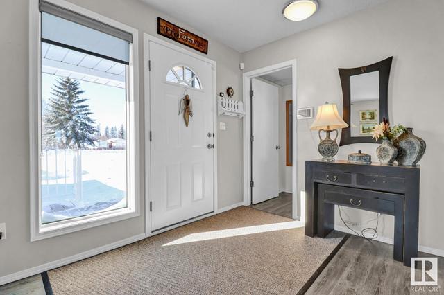 6510 50 Av, House detached with 4 bedrooms, 3 bathrooms and null parking in Val Quentin AB | Image 6