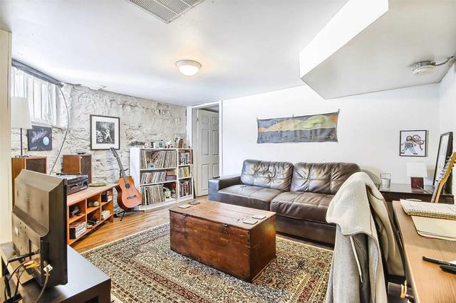 823 Dupont St, House semidetached with 3 bedrooms, 3 bathrooms and 0 parking in Toronto ON | Image 14