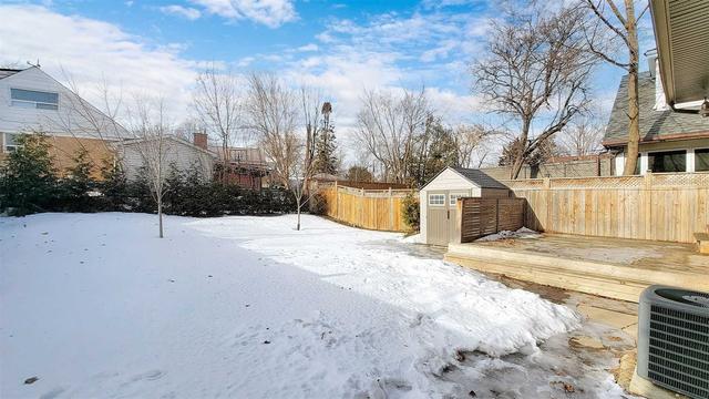 38 Clearbrooke Circ, House detached with 2 bedrooms, 2 bathrooms and 5 parking in Toronto ON | Image 31