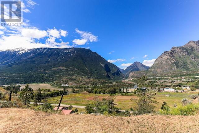 102 Pine Ridge Road, House detached with 2 bedrooms, 3 bathrooms and null parking in Lillooet BC | Image 8