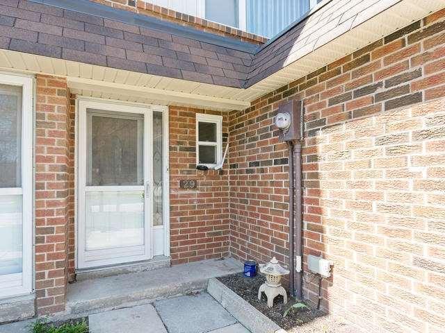 29 - 371 Bronte St S, Townhouse with 3 bedrooms, 2 bathrooms and 1 parking in Milton ON | Image 2