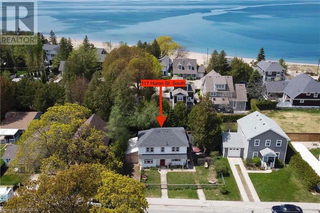 117 Huron Street S, House detached with 5 bedrooms, 2 bathrooms and 2 parking in Saugeen Shores ON | Card Image