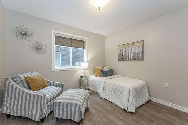 18 Creighton Ave, House detached with 3 bedrooms, 2 bathrooms and 4 parking in Guelph ON | Image 6
