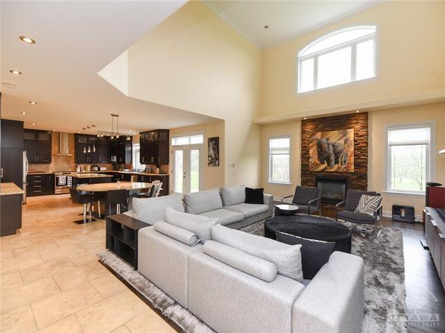 458 Lockmaster Crescent, House detached with 4 bedrooms, 5 bathrooms and 12 parking in Ottawa ON | Image 5