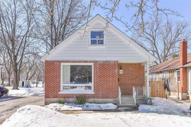 8 Vimy St, House detached with 3 bedrooms, 2 bathrooms and 4 parking in Cambridge ON | Image 2
