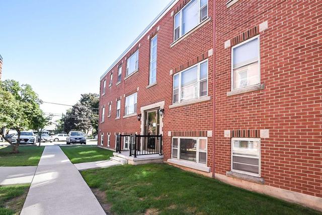 4 - 5 Applewood Ave, Condo with 1 bedrooms, 1 bathrooms and 1 parking in Hamilton ON | Image 12