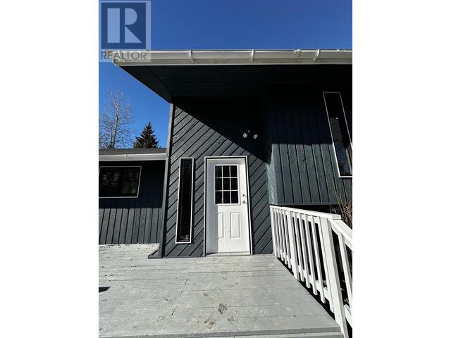 5492 Upper Houseman Road, House detached with 4 bedrooms, 2 bathrooms and null parking in Cariboo H BC | Image 14