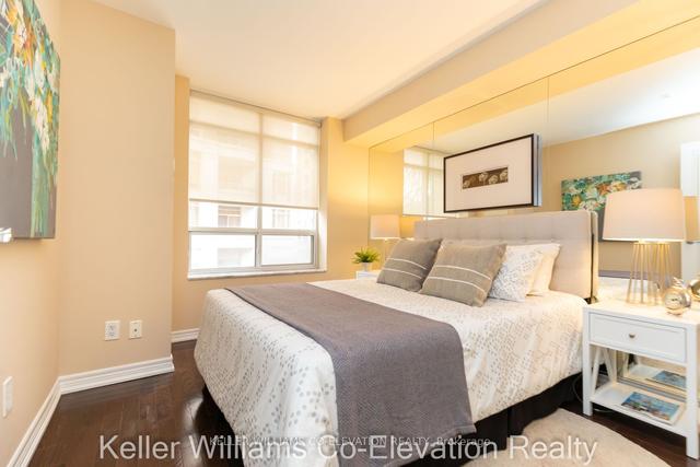 302 - 60 St Clair Ave W, Condo with 2 bedrooms, 1 bathrooms and 1 parking in Toronto ON | Image 10