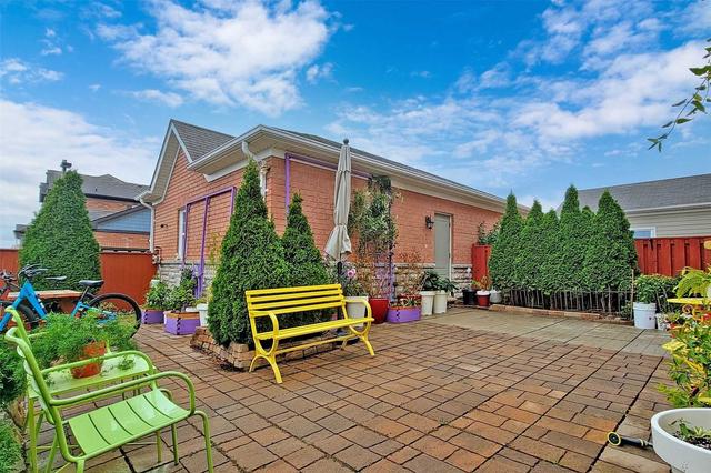 2 Frank Davis St, House attached with 3 bedrooms, 4 bathrooms and 3 parking in Markham ON | Image 30