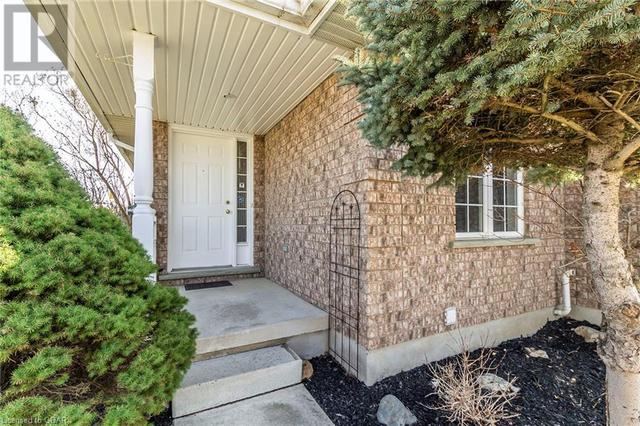 23 Doyle Drive, House detached with 2 bedrooms, 2 bathrooms and 3 parking in Guelph ON | Image 4