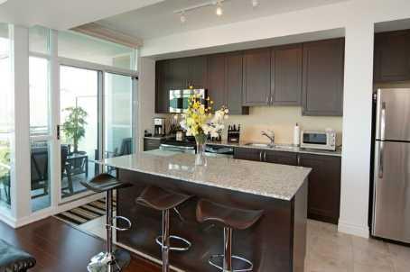 1002 - 223 Webb Dr, Condo with 1 bedrooms, 1 bathrooms and 1 parking in Mississauga ON | Image 2