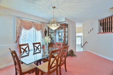 upper - 23 Wandering Tr, House detached with 3 bedrooms, 3 bathrooms and 4 parking in Brampton ON | Image 3