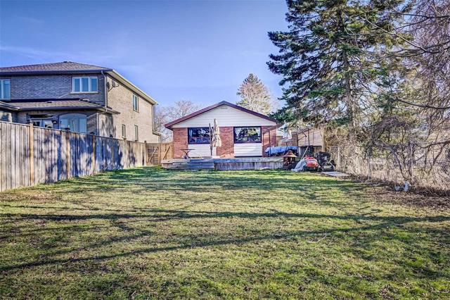 104 Haileybury Dr, House detached with 3 bedrooms, 1 bathrooms and 3 parking in Toronto ON | Image 24