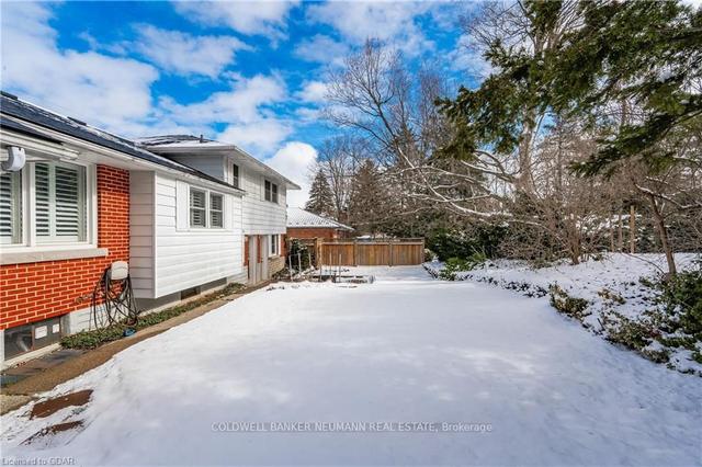 41 Campion Ave, House detached with 4 bedrooms, 2 bathrooms and 4 parking in Guelph ON | Image 18