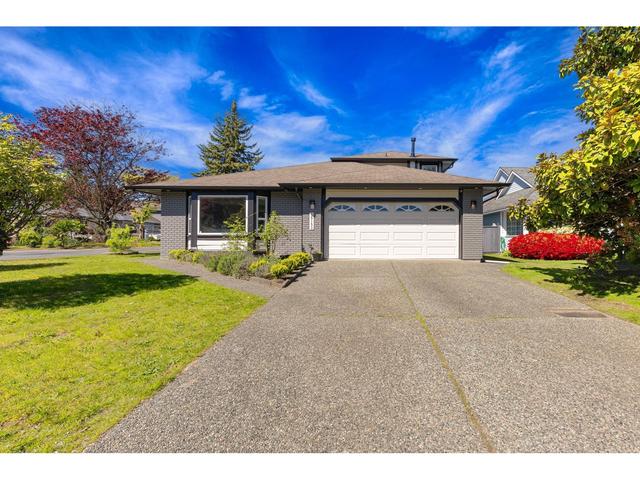 15153 96a Avenue, House detached with 4 bedrooms, 3 bathrooms and 4 parking in Surrey BC | Image 1