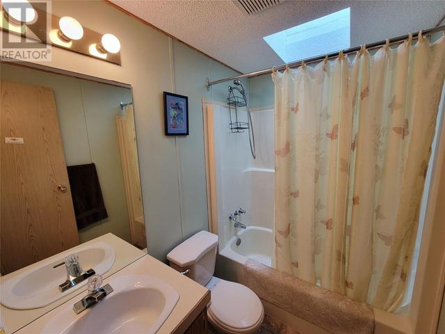 715 10th Avenue, House detached with 2 bedrooms, 2 bathrooms and null parking in Keremeos BC | Image 22